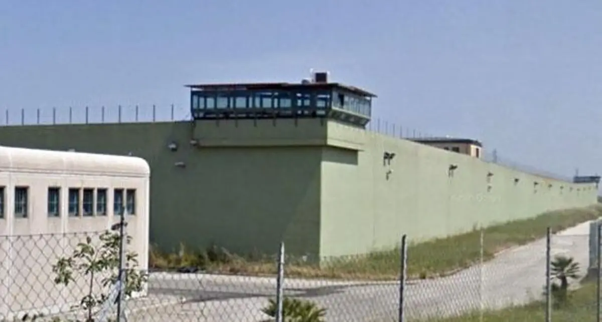 Più Europa in visita al Carcere di Vibo dopo l'aggressione a un agente penitenziario: «Manca assistenza psicologica per i dipendenti»