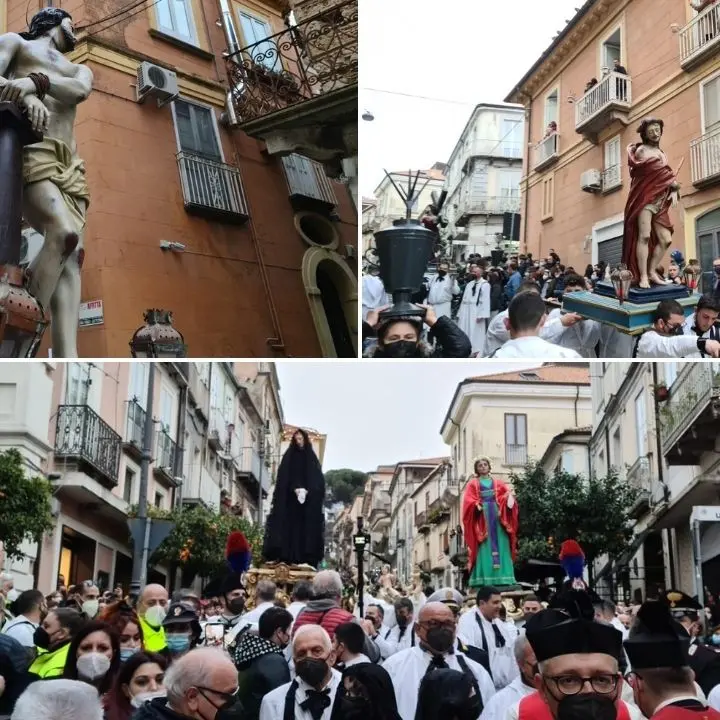 I riti della Pasqua, a Vibo torna la suggestiva processione delle vare - Foto
