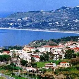 ‘Ndrangheta: il potere del clan Il Grande su Parghelia ed i rapporti mafia-politica