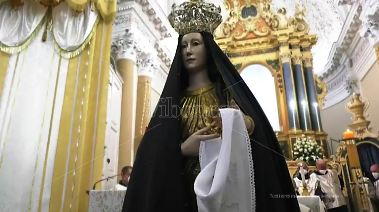 Pasqua nel Vibonese, a Dasà la discesa e l’intronizzazione della Madonna della Consolazione - Foto/Video