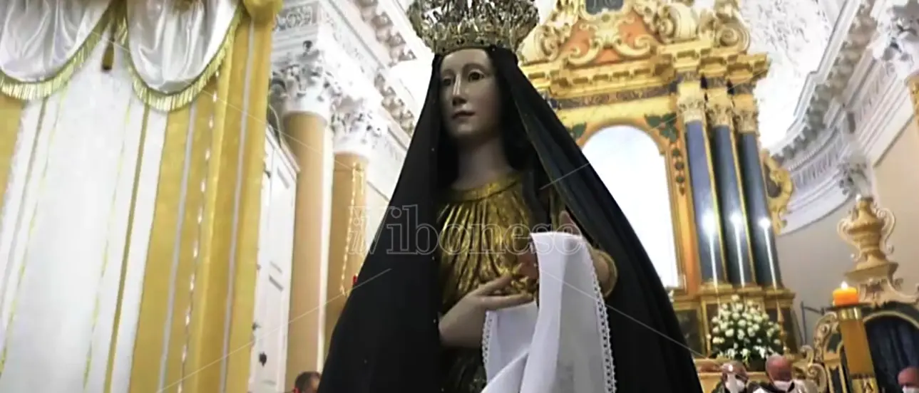 Pasqua nel Vibonese, a Dasà la discesa e l’intronizzazione della Madonna della Consolazione - Foto/Video
