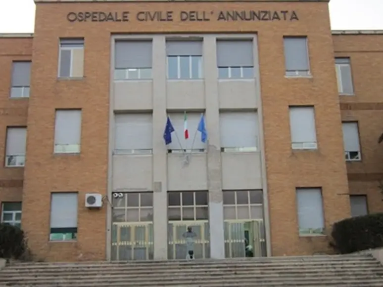 Intossicazione da Botulino, due nuovi ricoveri all’Annunziata di Cosenza