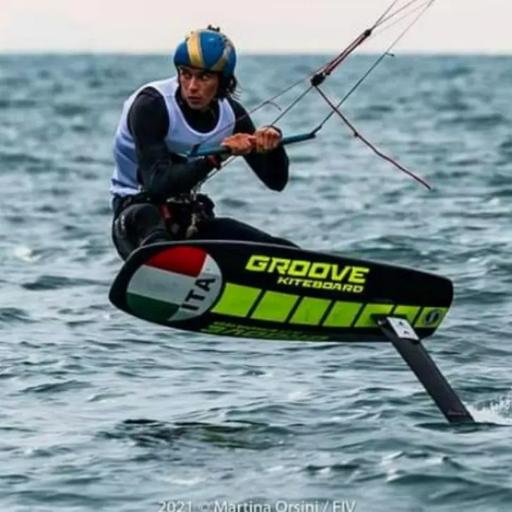 Campionato italiano kitefoil, Ferrone del circo velico Santa Venere si aggiudica la prima tappa