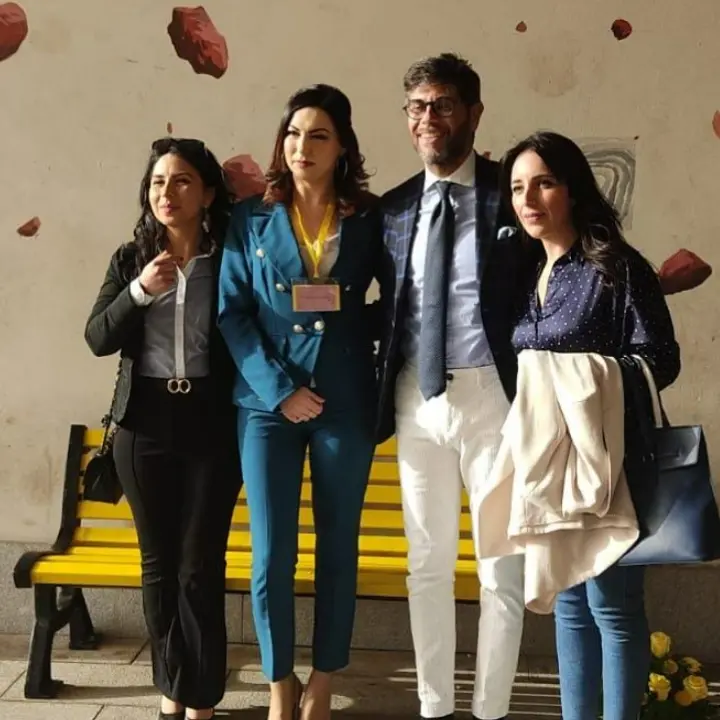 Anche a Gerocarne installata una panchina gialla per sensibilizzare sull’endometriosi