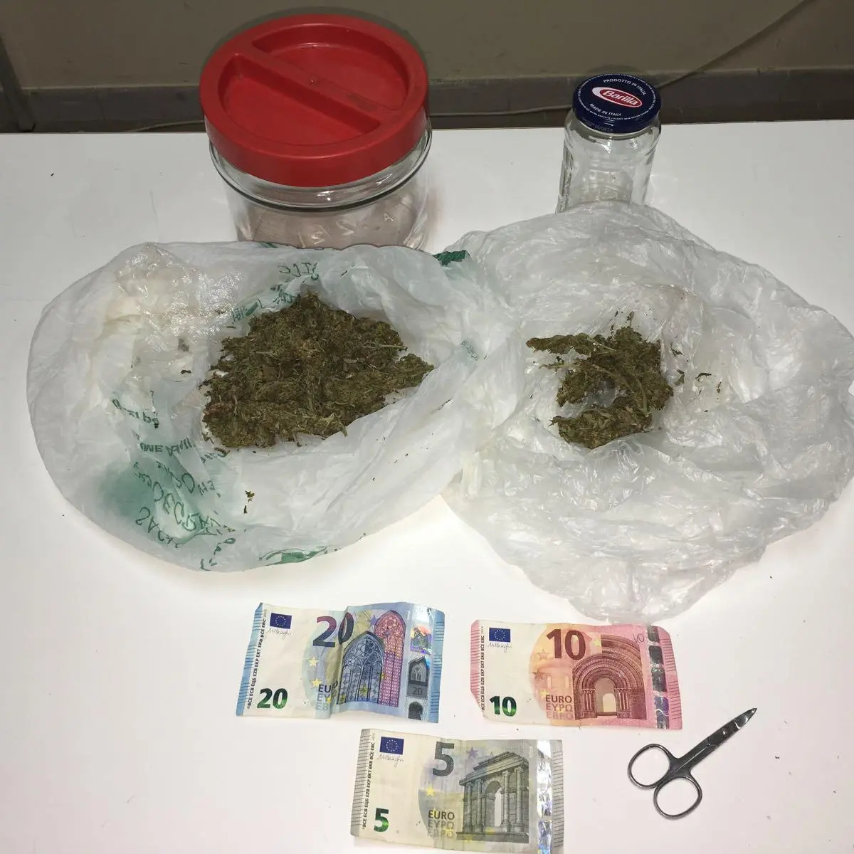 Droga: deteneva marijuana in casa, un arresto a Pizzo Calabro