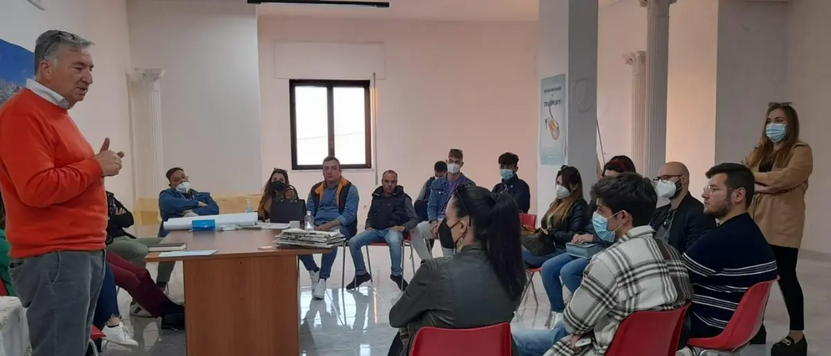 Pizzo, il candidato Pititto incontra i giovani: «Siate protagonisti del cambiamento»