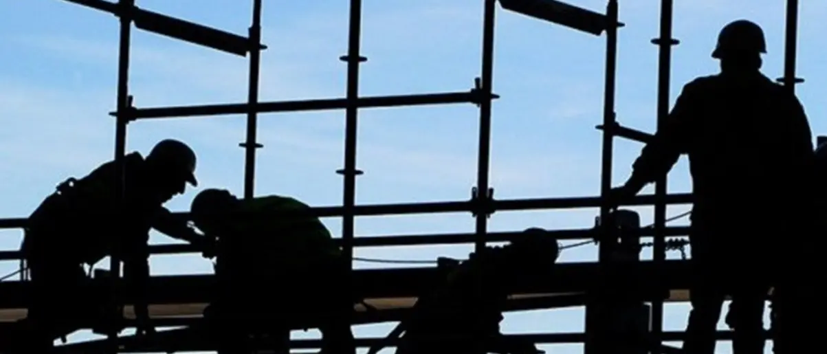 Troppo caldo in Calabria, vietato lavoro nei cantieri dalle 12.30 alle 16