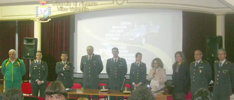 “Educazione alla legalità economica”: la Gdf incontra gli studenti