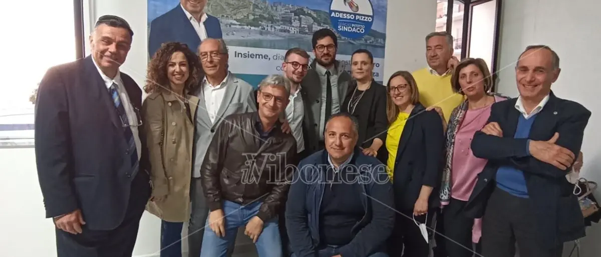 Pizzo, Pititto inaugura la sede elettorale: «Si pratichi la cultura del Noi». E Forza Italia si mobilita pure da Vibo
