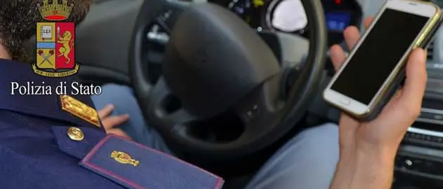 Traffico di smartphone rubati, indagini della polizia anche a Tropea