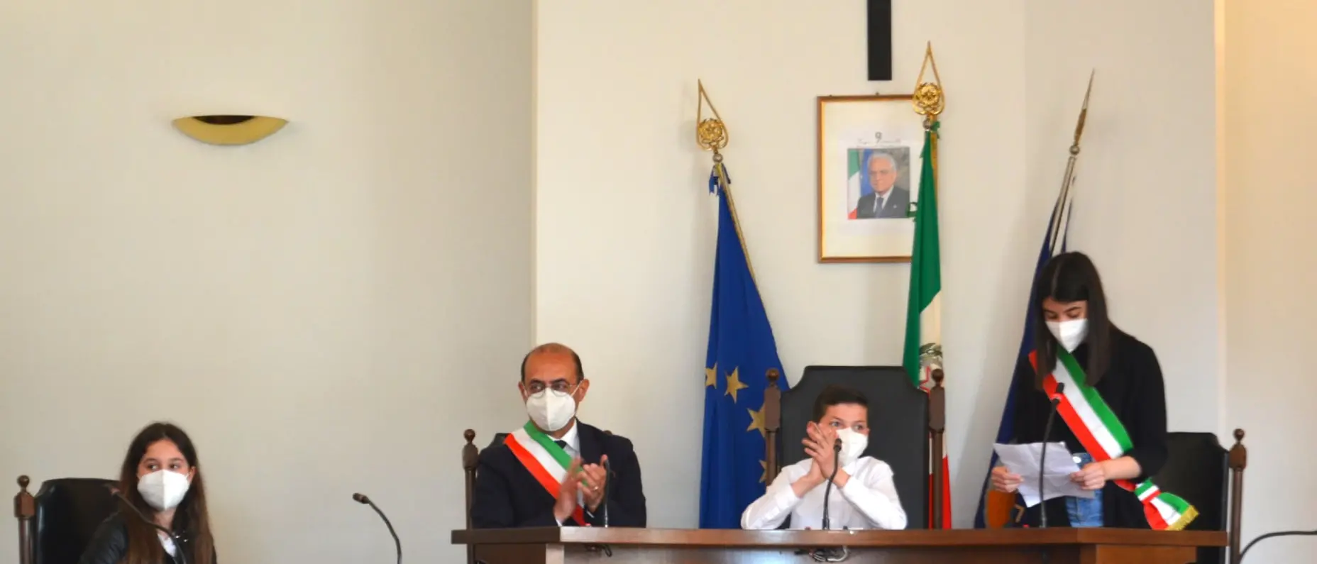 Mileto, si è insediato il neo baby sindaco Vanessa Arena