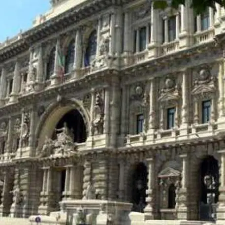 Pistola in buca del giardino a Vibo Marina, Cassazione annulla ordinanza