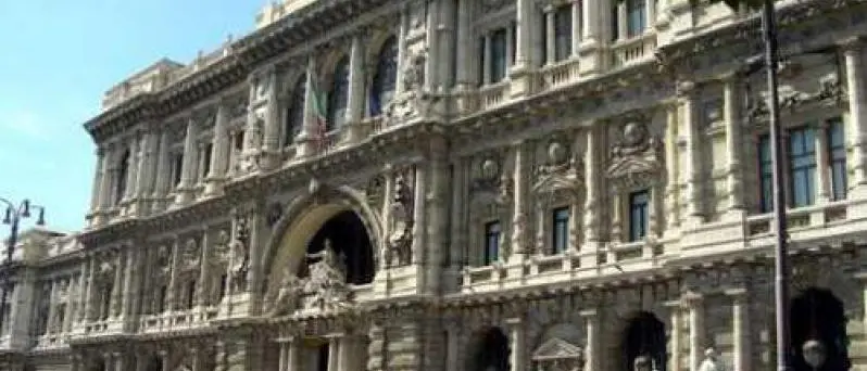 Pistola in buca del giardino a Vibo Marina, Cassazione annulla ordinanza