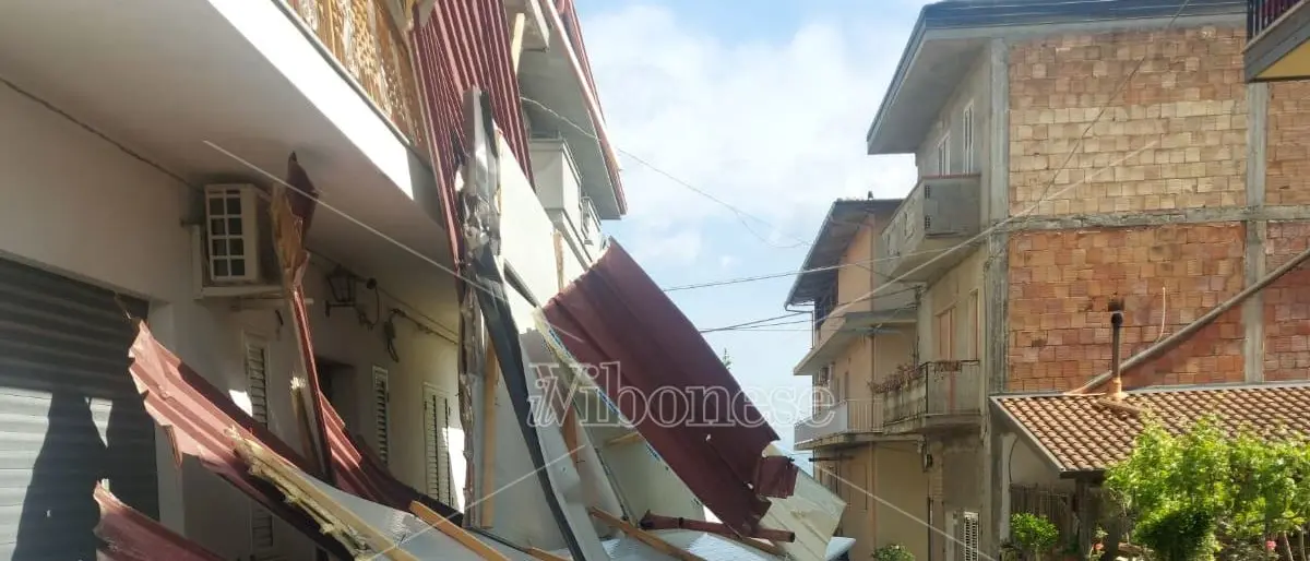Paravati, tragedia sfiorata per il crollo del tetto di un’abitazione