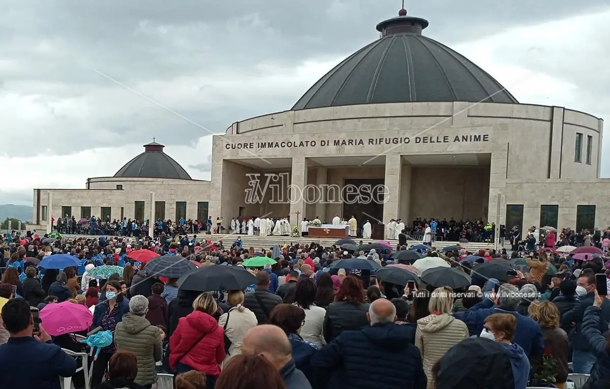 Fondazione Natuzza, gioia ed emozioni a Paravati per la Festa della Mamma