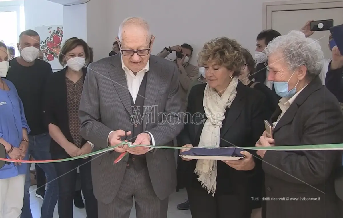 Vibo Marina, Luigi Berlinguer inaugura il nuovo auditorium dell’Istituto \"Vespucci\" - Video