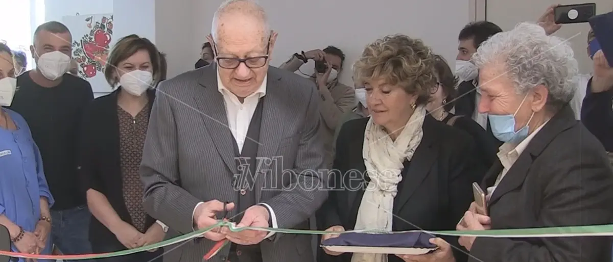 Vibo Marina, Luigi Berlinguer inaugura il nuovo auditorium dell’Istituto \"Vespucci\" - Video