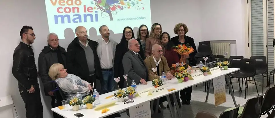 Sostegno a ciechi e ipovedenti: nasce a Vibo “Io vedo con le mani”