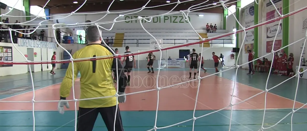 A Pizzo la partita del cuore in memoria del piccolo Lorenzo - Video