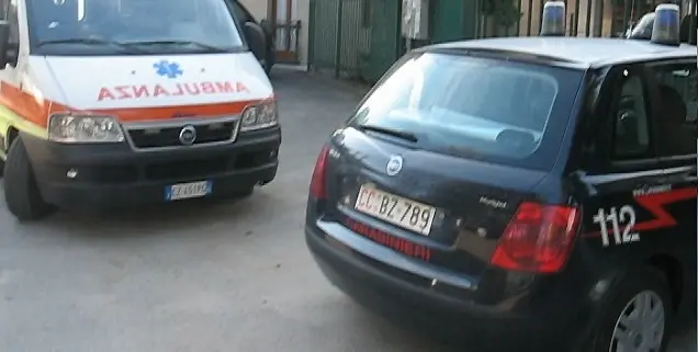 Inveisce e spintona i carabinieri, trasferito in Psichiatria a Vibo