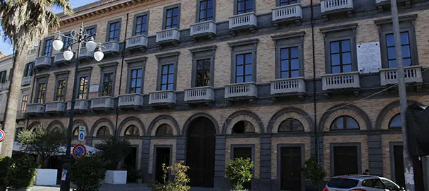 Palazzo Gagliardi a Vibo: il Filippo’s dei Daffinà resta al suo posto, condannato il Comune