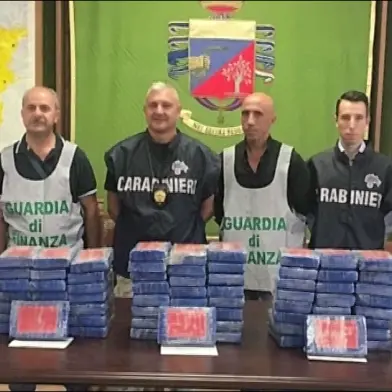 Droga: traffico di coca per la ‘ndrangheta nel porto di Livorno, 10 arresti (NOMI)