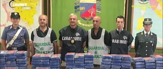 Droga: traffico di coca per la ‘ndrangheta nel porto di Livorno, 10 arresti (NOMI)