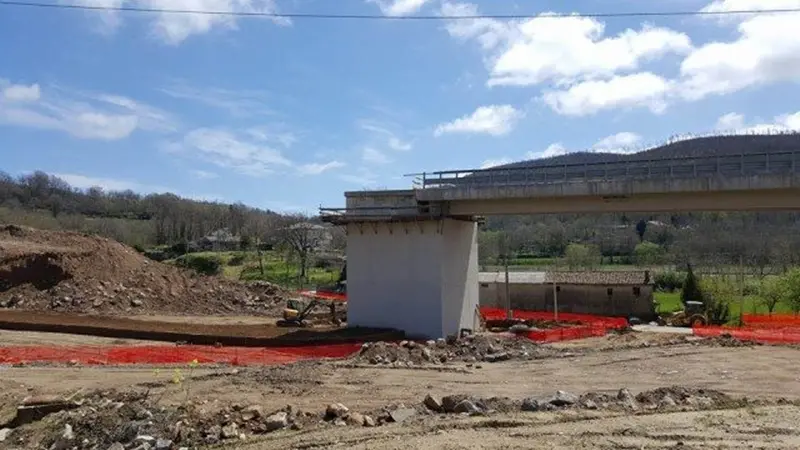 Trasversale, passi in avanti per il lotto Vazzano-Vallelonga. I sindaci: «Attendiamo da decenni»