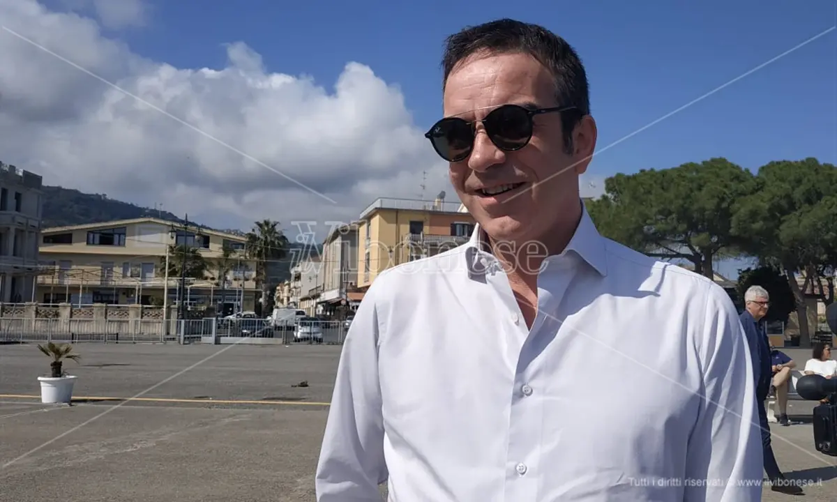 Incendi, Occhiuto: «In Calabria il 47% in meno rispetto allo scorso anno» - Video