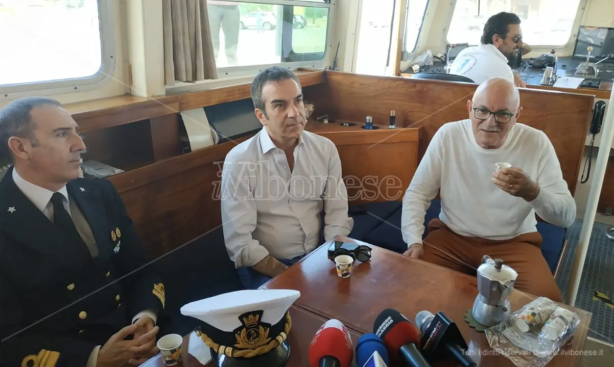 Vibo Marina, Roberto Occhiuto e Silvio Greco promettono un mare pulito ai calabresi - Video