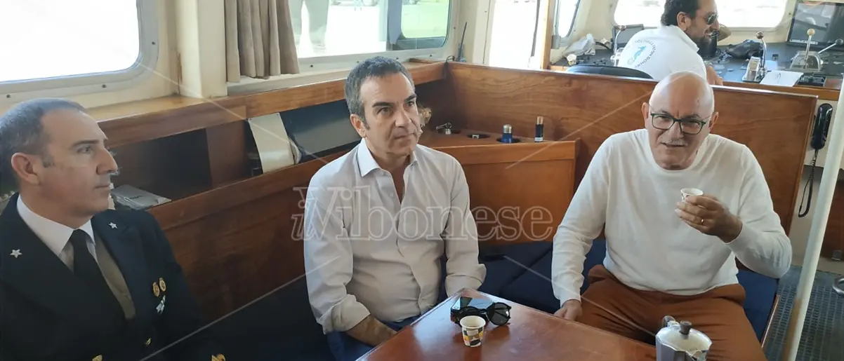Vibo Marina, Roberto Occhiuto e Silvio Greco promettono un mare pulito ai calabresi - Video