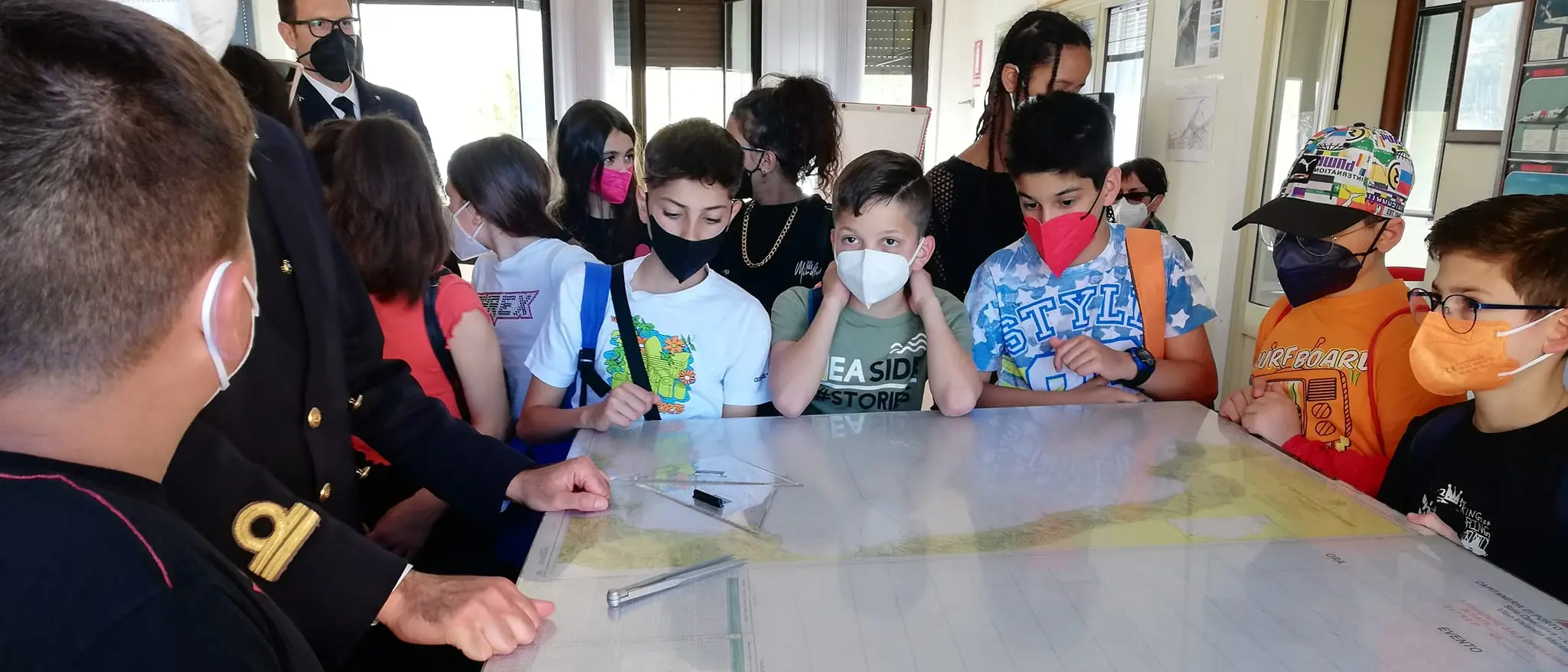 Vibo, gli alunni del Convitto Filangeri in visita alla Capitaneria di porto e a Briatico