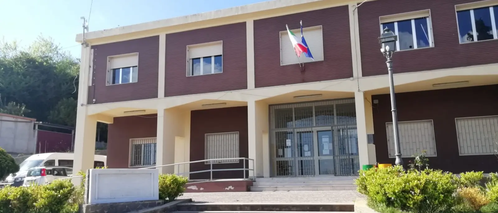 Ionadi, iniziativa del Comune per sistemare gli ambienti esterni delle scuole