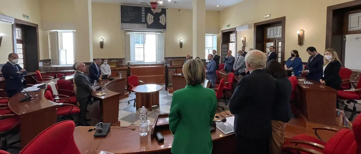 Comune di Vibo, sul Bilancio l’affondo delle opposizioni: «Zero visione, regna la superficialità»