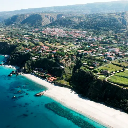 Parghelia, il Covid arriva a scuola: lezioni sospese in una pluriclasse