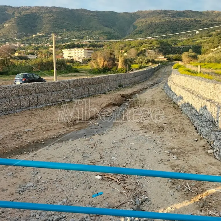 Lavori sul torrente Agnone a Joppolo, il sindaco: «Fondi usati per altro»