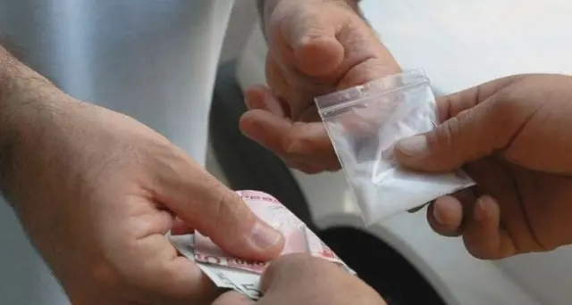 “Cosenza centro non mi piace”: il passaggio sulla piazza di spaccio cosentina\n