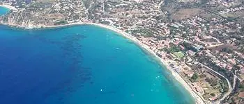 Villetta incendiata a Santa Maria di Ricadi: indagano i carabinieri