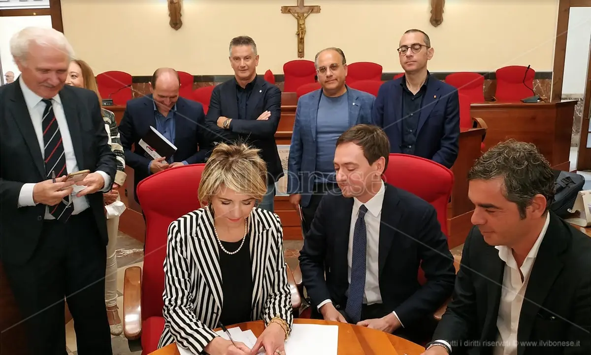 Al Comune di Vibo apre lo sportello informativo di Fincalabra: aiuti alle imprese - Video