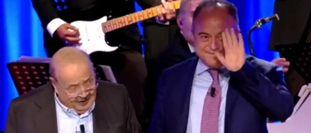 Standing ovation per Nicola Gratteri al Costanzo Show: e il procuratore si emoziona