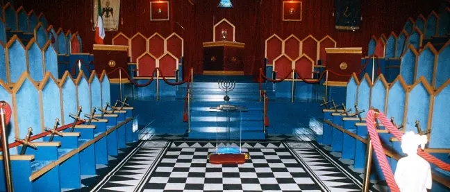 La masso-mafia dei “Sacrati sulla spada” da Vibo Valentia al Vaticano