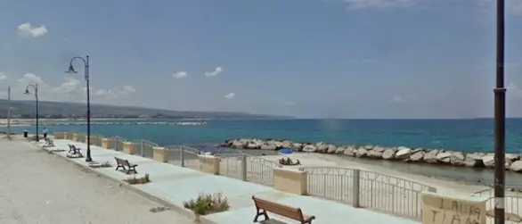 Licenza al “Chiosco Azzurro” di Vibo Marina: il Comune ci ripensa