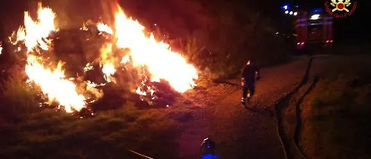 Casolare agricolo in fiamme nel Vibonese, indagini