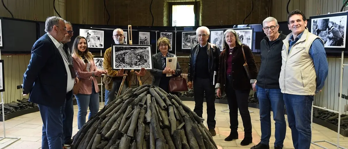 Vibo, conclusa la mostra di Mario Greco sui carbonai di Serra San Bruno - Foto
