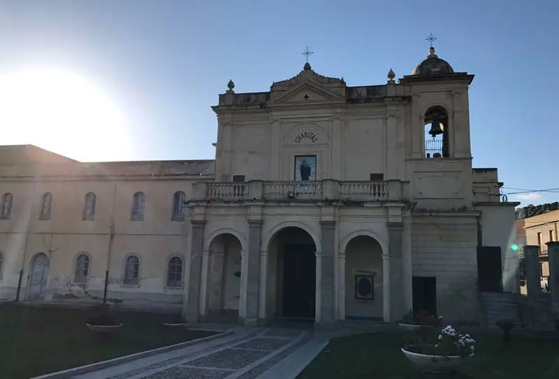 Danni al santuario di San Francesco a Nicotera: al via una raccolta fondi