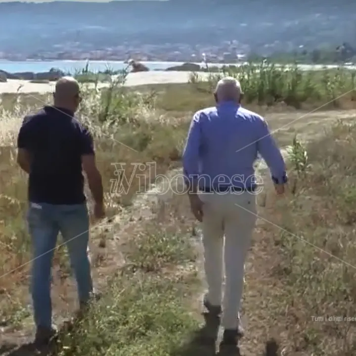 Vibo Marina, campionamenti nei pressi della foce del Sant’Anna: «È spiaggia, il Comune deve pulire»