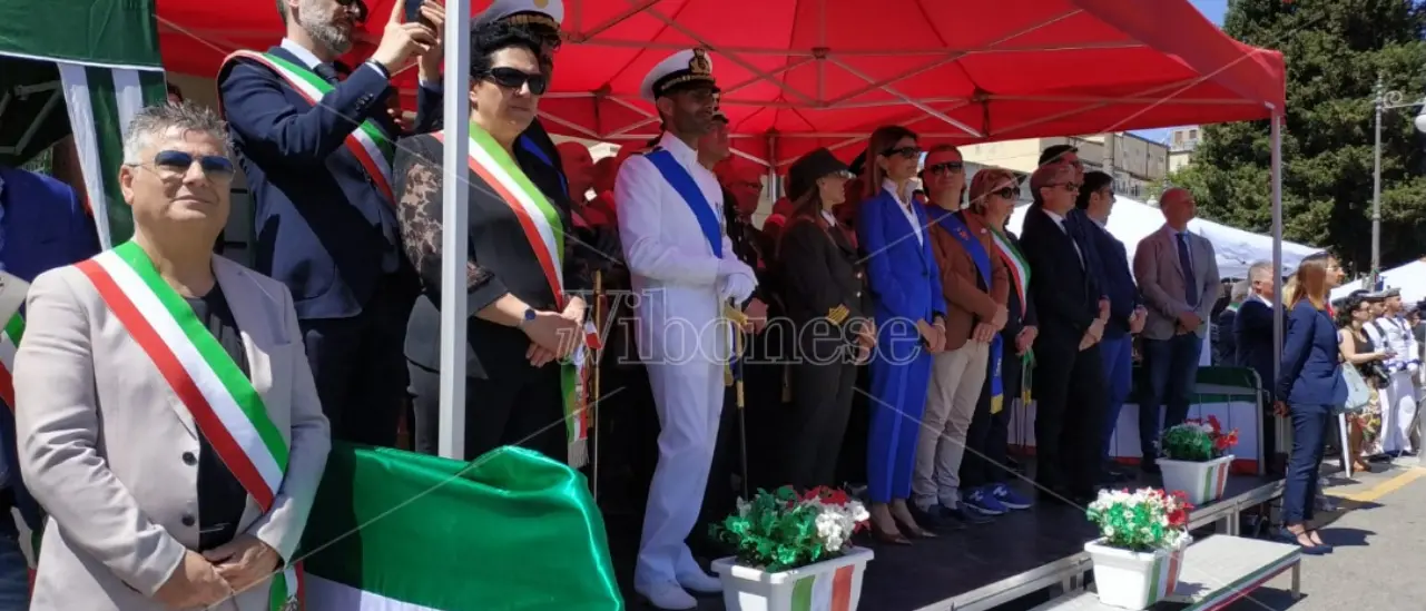 2 giugno a Vibo, critiche per la costruzione di una passerella nei pressi della scuola