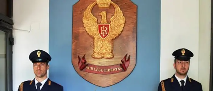 Questura, il liceo “Colao” dona opera alla Polizia di Stato