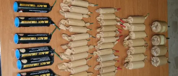 Petardi in un magazzino a Vena di Jonadi, una denuncia