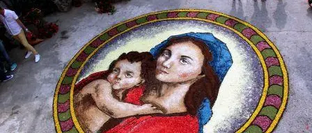 Potenzoni, cresce l’attesa per la tradizionale Infiorata (VIDEO)